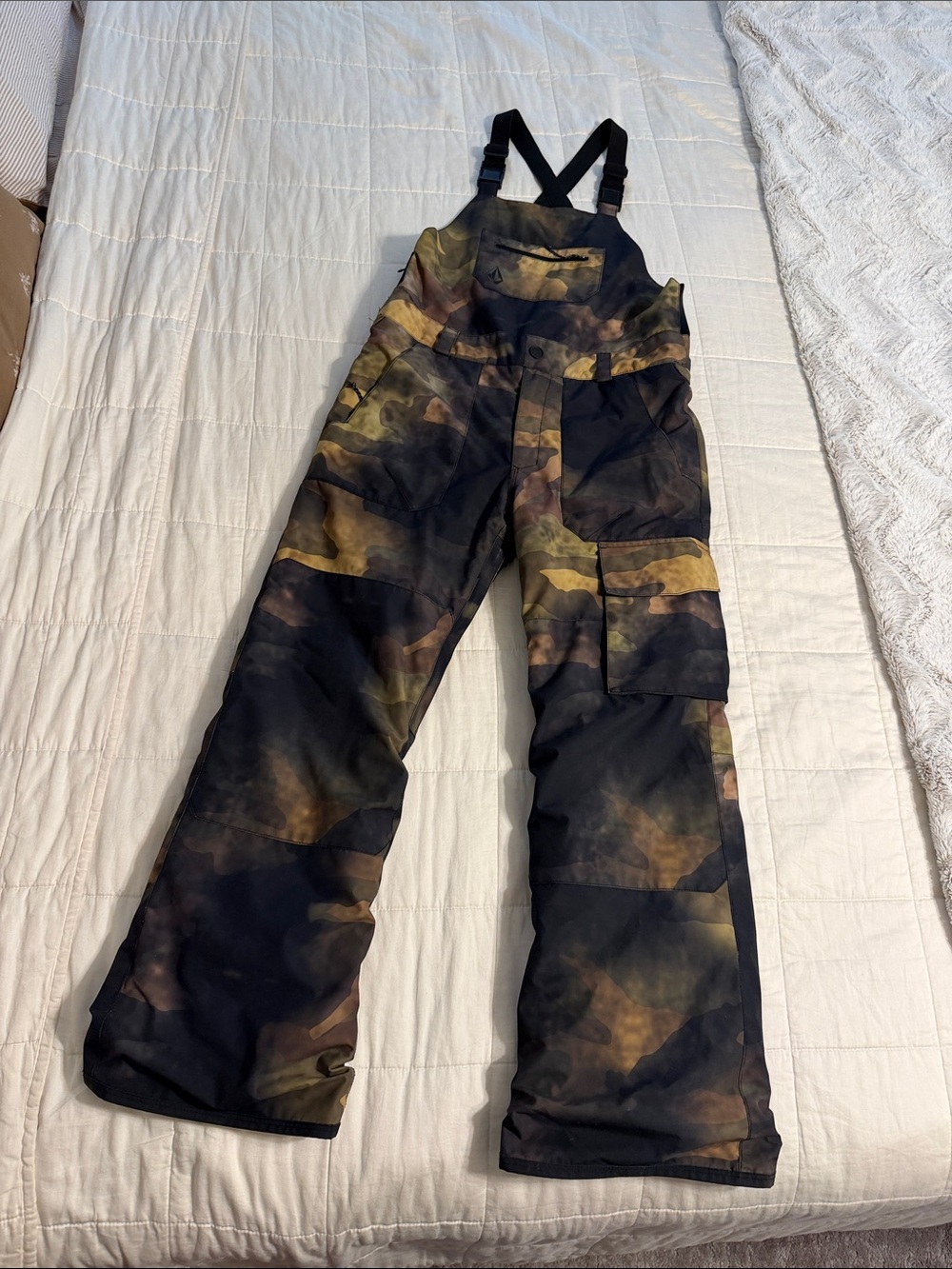 Volcom Youth Camo Snow Bib Pants in Black & Green size youth xl 14